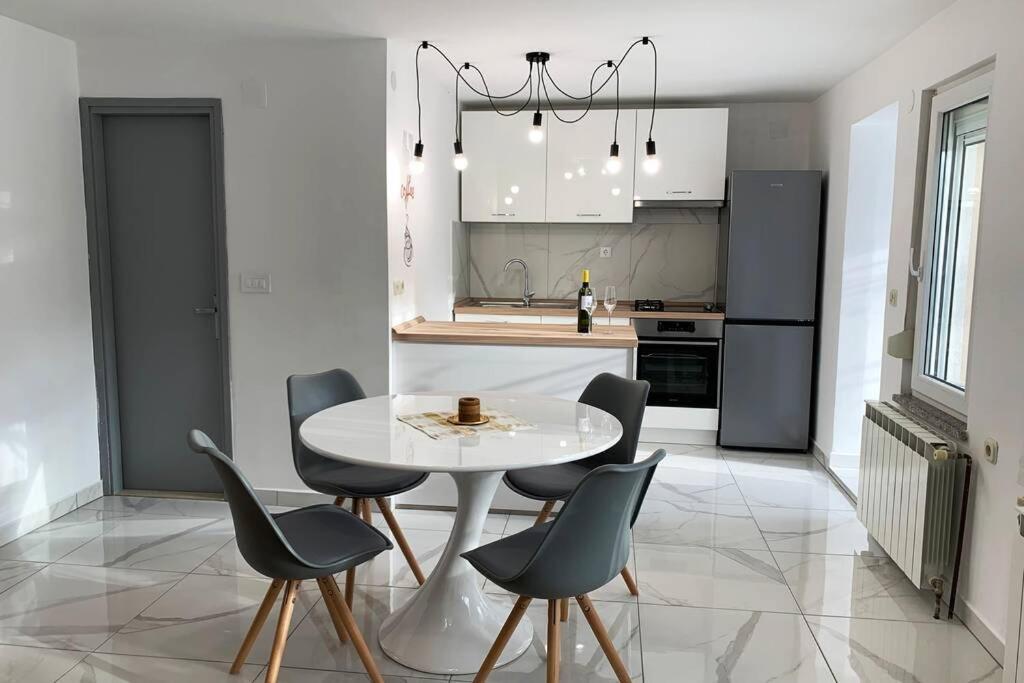 New Apartment Ema I Veglia Exterior foto